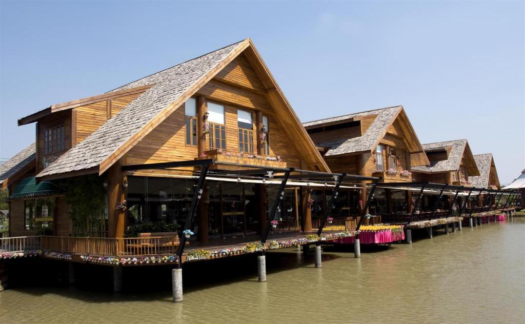 Sarita Chalet & Spa Hotel - Sha Extra Plus Jomtien Beach Eksteriør billede