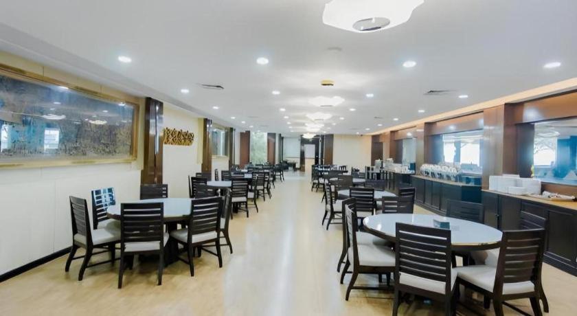 Sarita Chalet & Spa Hotel - Sha Extra Plus Jomtien Beach Eksteriør billede
